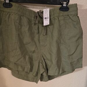 New York & Company Sage Green Cargo Shorts